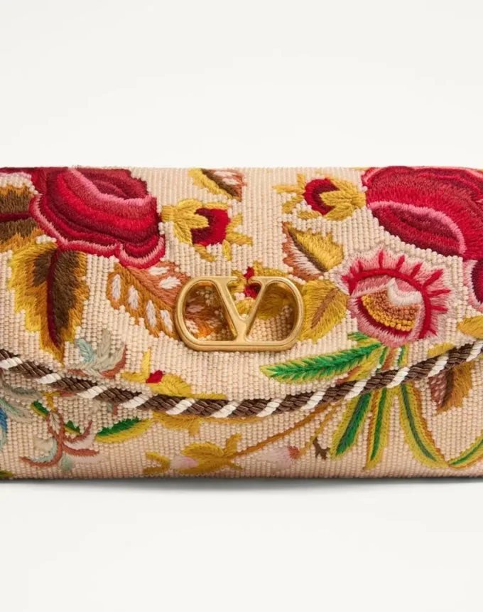 Bolso pequeño de hombro bordado DeVain de Valentino Garavani