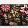 Bolso pequeño de hombro bordado DeVain de Valentino Garavani Bolso pequeño de hombro bordado DeVain de Valentino Garavani