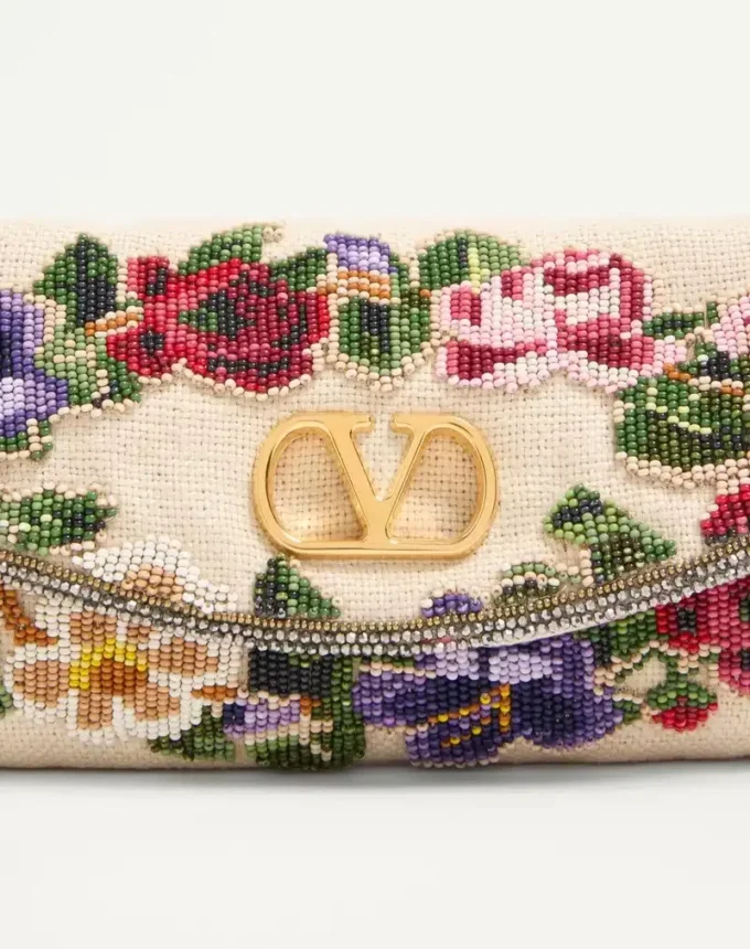 Bolso pequeño de hombro bordado DeVain de Valentino Garavani Bolso pequeño de hombro bordado DeVain de Valentino Garavani