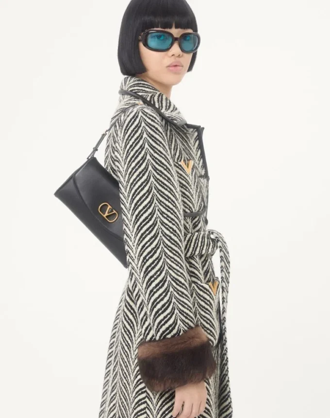 Bolso pequeño de hombro DeVain de napa de Valentino Garavani