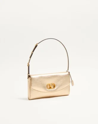 Bolso pequeño de hombro DeVain de Valentino Garavani en piel napa laminada