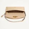 Bolso pequeño de hombro DeVain de Valentino Garavani en piel napa laminada Bolso pequeño de hombro DeVain de Valentino Garavani en piel napa laminada