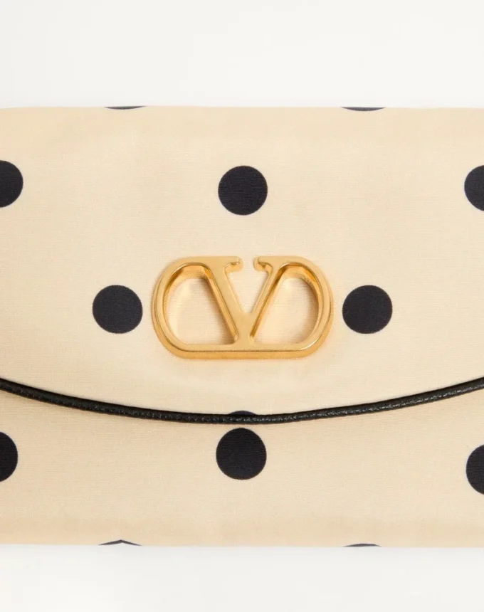 Bolso pequeño de hombro DeVain de Valentino Garavani en tejido moiré Plus De Pois Bolso pequeño de hombro DeVain de Valentino Garavani en tejido moiré Plus De Pois