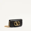 Bolso pequeño de hombro Locò de Valentino Garavani en piel de becerro Bolso pequeño de hombro Locò de Valentino Garavani en piel de becerro