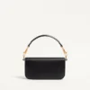 Bolso pequeño de hombro Locò de Valentino Garavani en piel de becerro Bolso pequeño de hombro Locò de Valentino Garavani en piel de becerro