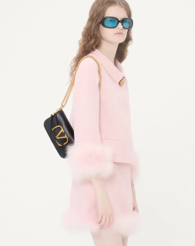 Bolso pequeño de hombro Locò de Valentino Garavani en piel de becerro Bolso pequeño de hombro Locò de Valentino Garavani en piel de becerro