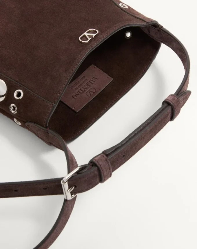Bolso pequeño de hombro Nellcôte de Valentino Garavani en ante con flecos Bolso pequeño de hombro Nellcôte de Valentino Garavani en ante con flecos