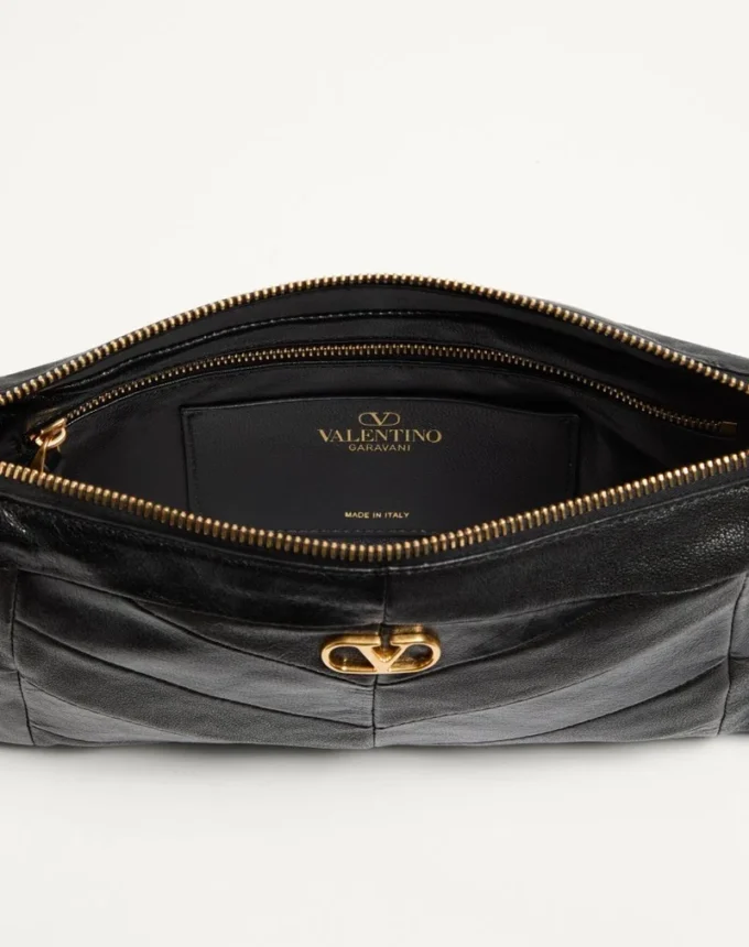 Bolso pequeño de hombro Panthea de Valentino Garavani en piel napa con estampado Chevron Bolso pequeño de hombro Panthea de Valentino Garavani en piel napa con estampado Chevron