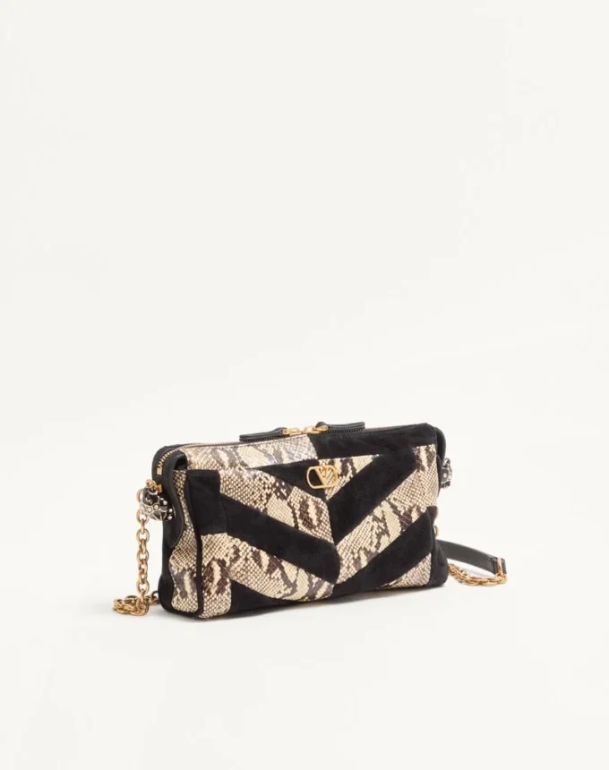 Bolso pequeño de hombro Panthea de Valentino Garavani en pitón y ante con estampado en forma de chevron Bolso pequeño de hombro Panthea de Valentino Garavani en pitón y ante con estampado en forma de chevron