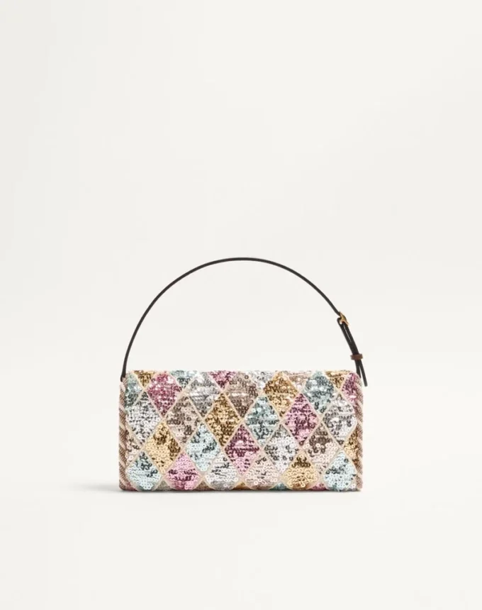 Bolso pequeño de hombro Valentino Garavani DeVain con bordado Rhombelle. Bolso pequeño de hombro Valentino Garavani DeVain con bordado Rhombelle.