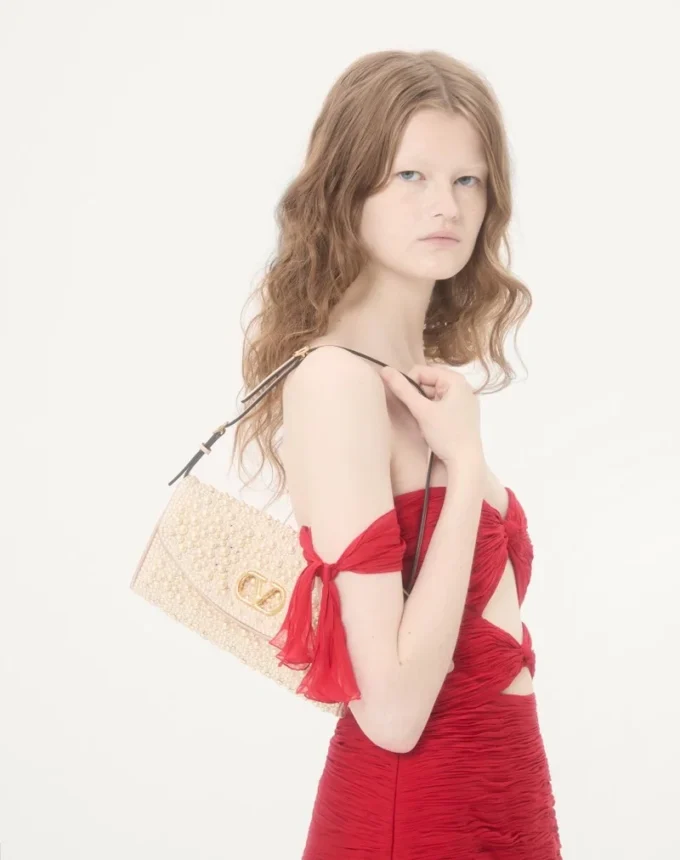 Bolso pequeño de hombro Valentino Garavani DeVain con perlas y pedrería