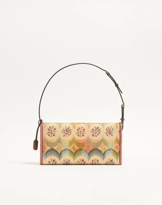 Bolso pequeño de hombro Valentino Garavani DeVain en tejido jacquard Apres L’Hiver Bolso pequeño de hombro Valentino Garavani DeVain en tejido jacquard Apres L’Hiver