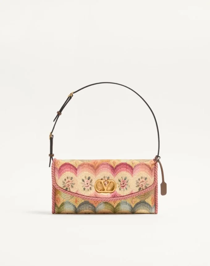 Bolso pequeño de hombro Valentino Garavani DeVain en tejido jacquard Apres L’Hiver Bolso pequeño de hombro Valentino Garavani DeVain en tejido jacquard Apres L’Hiver