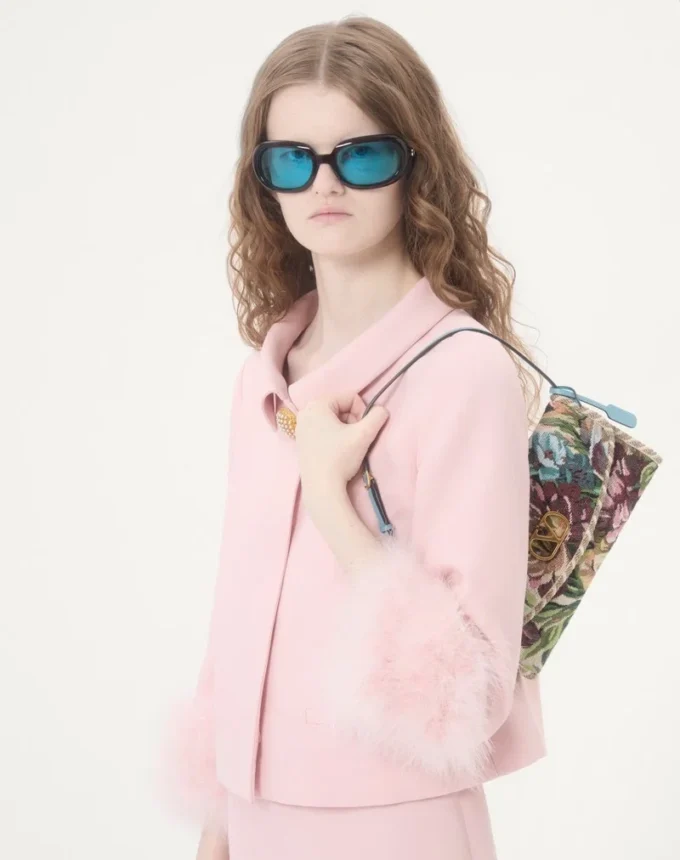 Bolso pequeño de hombro Valentino Garavani DeVain en tejido jacquard Voyage Imaginaire Bolso pequeño de hombro Valentino Garavani DeVain en tejido jacquard Voyage Imaginaire
