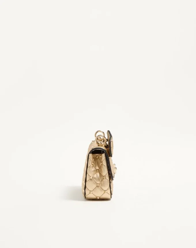 Bolso pequeño de napa laminada con tachuelas Rockstud de Valentino Garavani Bolso pequeño de napa laminada con tachuelas Rockstud de Valentino Garavani