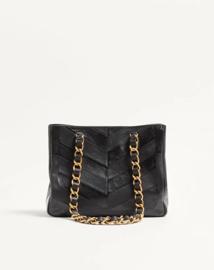 Bolso pequeño Laseine de Valentino Garavani en piel napa con estampado en forma de chevron Bolso pequeño Laseine de Valentino Garavani en piel napa con estampado en forma de chevron