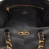 Bolso pequeño Laseine de Valentino Garavani en piel napa con estampado en forma de chevron Bolso pequeño Laseine de Valentino Garavani en piel napa con estampado en forma de chevron