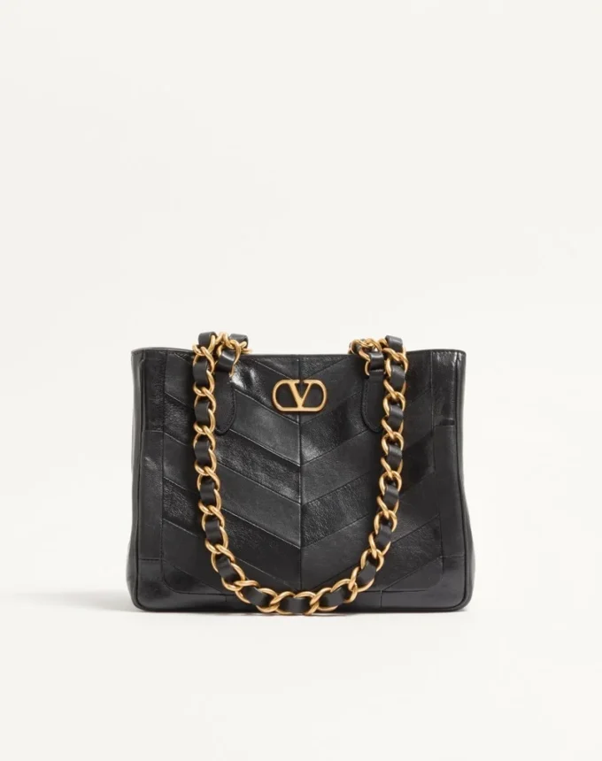 Bolso pequeño Laseine de Valentino Garavani en piel napa con estampado en forma de chevron Bolso pequeño Laseine de Valentino Garavani en piel napa con estampado en forma de chevron