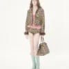 Bolso shopping mediano Antibes de Valentino Garavani en tejido jacquard Apres L’Hiver. Bolso shopping mediano Antibes de Valentino Garavani en tejido jacquard Apres L’Hiver.