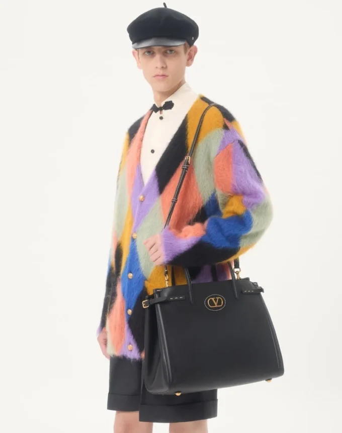 Bolso shopping mediano de piel Antibes de Valentino Garavani Bolso shopping mediano de piel Antibes de Valentino Garavani