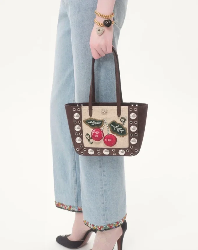 Bolso shopping mini bordado Nellcôte de Valentino Garavani Bolso shopping mini bordado Nellcôte de Valentino Garavani