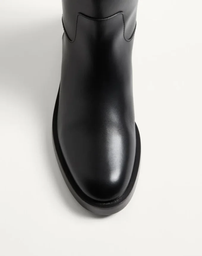 Bota de piel de becerro con logotipo VLogo de 30 mm