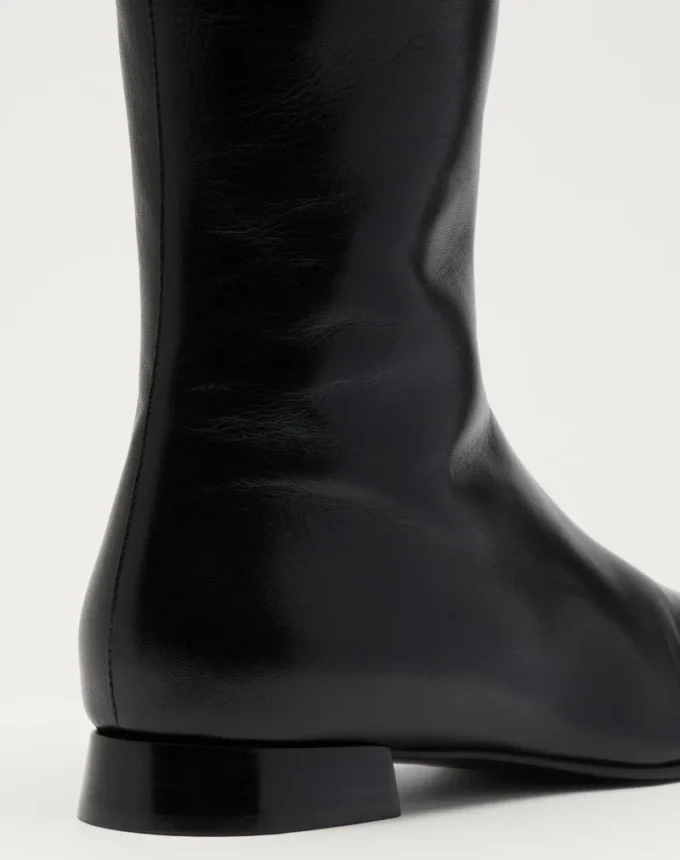 Bota de piel de cabrito con logotipo VLogo 20 mm Bota de piel de cabrito con logotipo VLogo 20 mm
