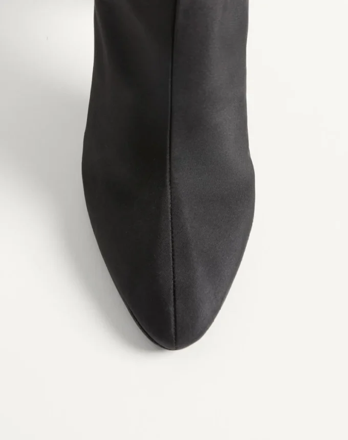Bota Hotty de tejido shantung con plumas 100 mm Bota Hotty de tejido shantung con plumas 100 mm
