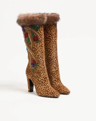 Bota Hotty en piel de becerro con efecto poni, bordado floral y pelo de 100 mm