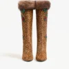 Bota Hotty en piel de becerro con efecto poni, bordado floral y pelo de 100 mm Bota Hotty en piel de becerro con efecto poni, bordado floral y pelo de 100 mm