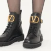 Botas militares de piel de becerro con detalle VLGO Signature de 35 mm / 0,8 pulgadas Botas militares de piel de becerro con detalle VLGO Signature de 35 mm / 0,8 pulgadas