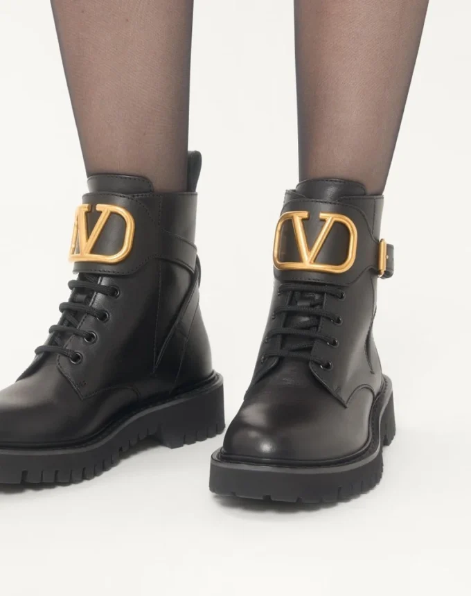 Botas militares de piel de becerro con detalle VLGO Signature de 35 mm / 0,8 pulgadas Botas militares de piel de becerro con detalle VLGO Signature de 35 mm / 0,8 pulgadas