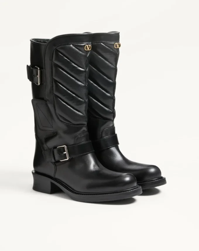 Botas moteras Rayons en piel de becerro y napa con patrón Chevron de 40 mm Botas moteras Rayons en piel de becerro y napa con patrón Chevron de 40 mm