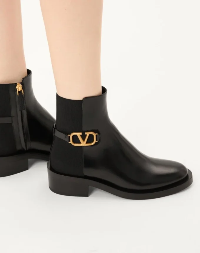 Botines de piel de becerro con logotipo VLogo de 30 mm Botines de piel de becerro con logotipo VLogo de 30 mm