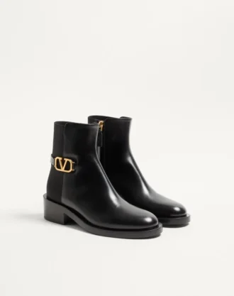 Botines de piel de becerro con logotipo VLogo de 30 mm