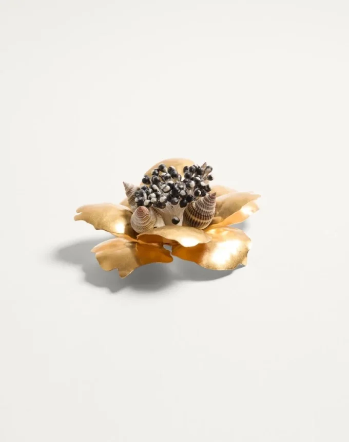 Broche Jardin Aquatique en metal, tela y conchas Broche Jardin Aquatique en metal, tela y conchas