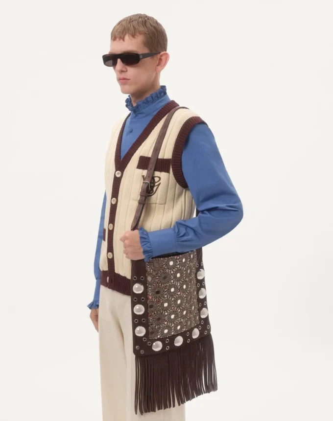 Camisa de popelín de algodón con plastrón y volantes Camisa de popelín de algodón con plastrón y volantes