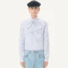 Camisa de popelín de algodón Valentino con cuello bufanda y bordado VLogo Camisa de popelín de algodón Valentino con cuello bufanda y bordado VLogo