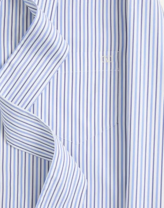 Camisa de popelín de algodón Valentino con cuello bufanda y bordado VLogo Camisa de popelín de algodón Valentino con cuello bufanda y bordado VLogo