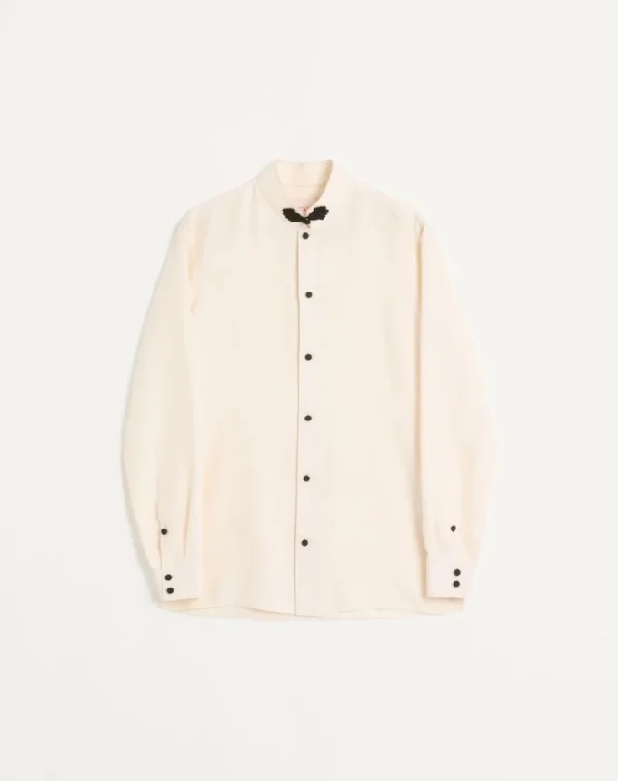 Camisa de shantung de seda con botones de madera Camisa de shantung de seda con botones de madera