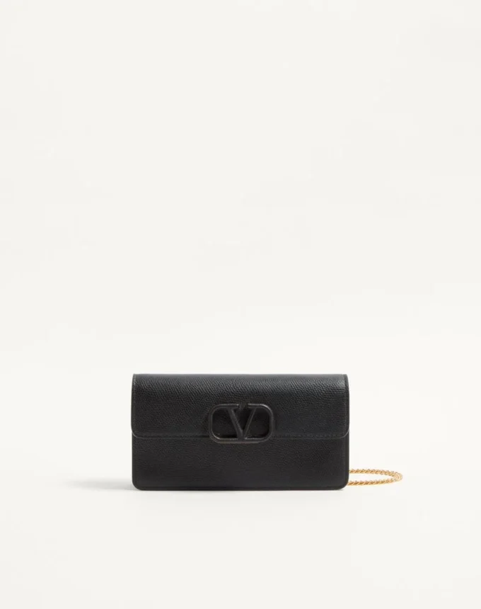 Cartera de piel de becerro granulada con cadena y logotipo Vlogo Cartera de piel de becerro granulada con cadena y logotipo Vlogo