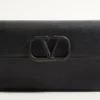 Cartera de piel de becerro granulada con cadena y logotipo Vlogo Cartera de piel de becerro granulada con cadena y logotipo Vlogo
