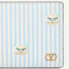 Cartera Valentino Garavani Vlogo Signature en piel de becerro granulada con estampado Le Chat De La Maison Cartera Valentino Garavani Vlogo Signature en piel de becerro granulada con estampado Le Chat De La Maison