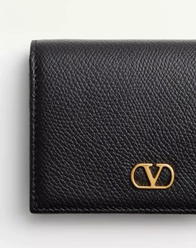 Cartera VLogo Signature de piel de becerro granulada