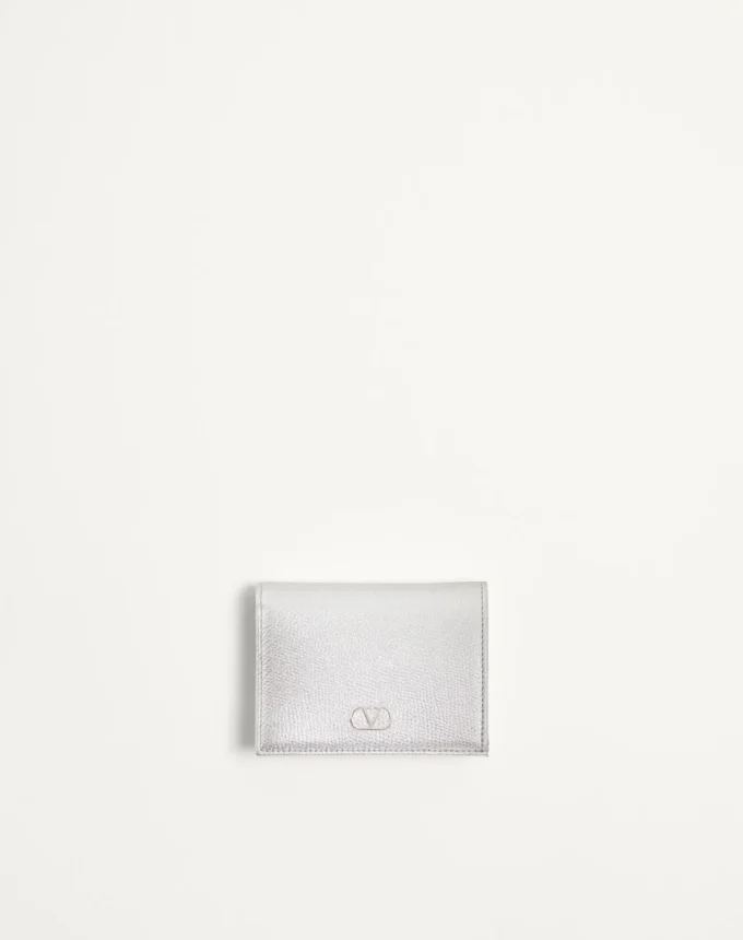Cartera VLogo Signature de piel de becerro granulada laminada