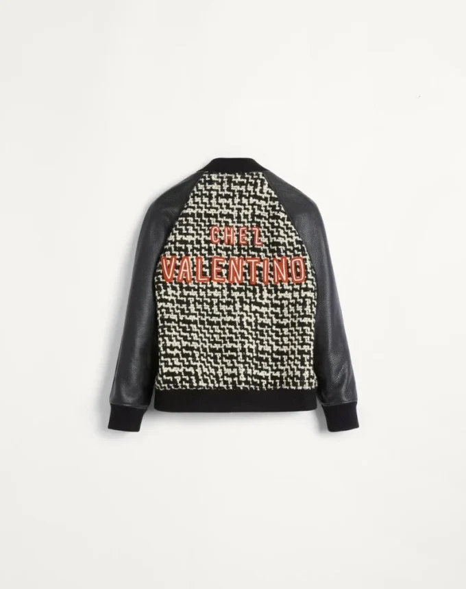 Chaqueta bomber de tweed de lana con parche Chez Valentino Chaqueta bomber de tweed de lana con parche Chez Valentino