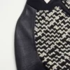 Chaqueta bomber de tweed de lana con parche Chez Valentino Chaqueta bomber de tweed de lana con parche Chez Valentino