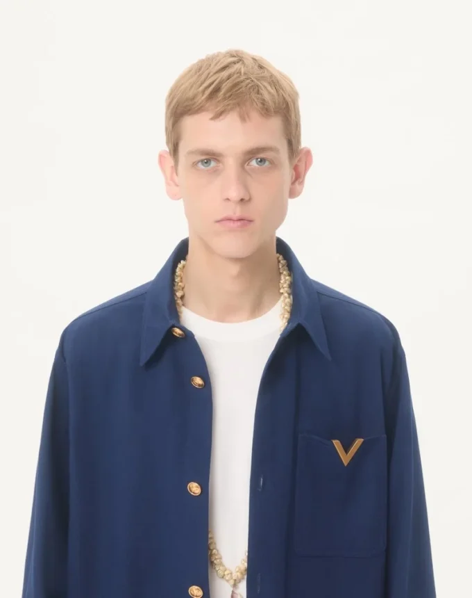 Chaqueta camisa de gabardina de algodón Valentino con VGold