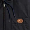 Chaqueta con capucha de nailon y parche con el logotipo