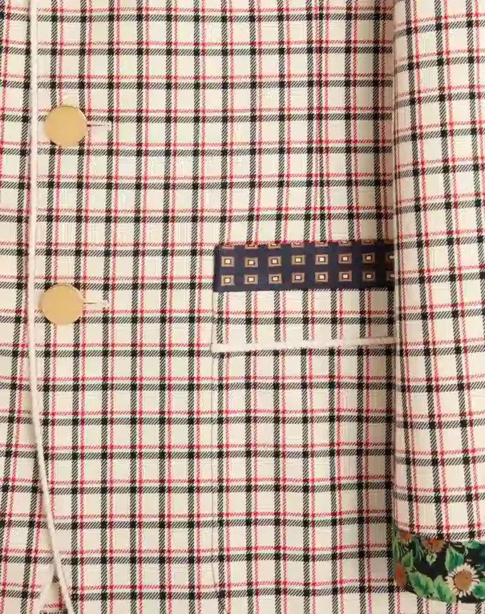 Chaqueta de algodón de un solo pecho con estampado de cuadros y bordes estampados